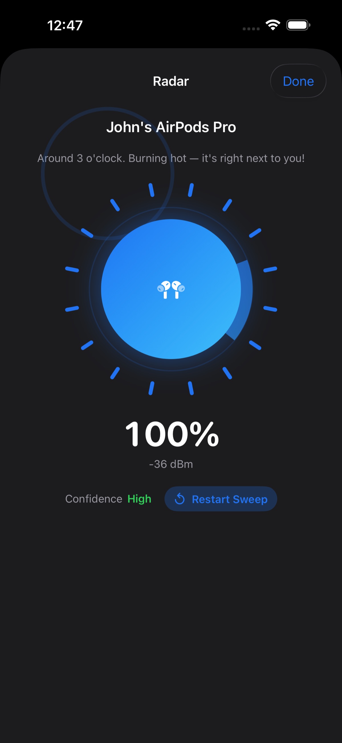 Bluetooth Itch radar finder pointing towards a pair of lost AirPods